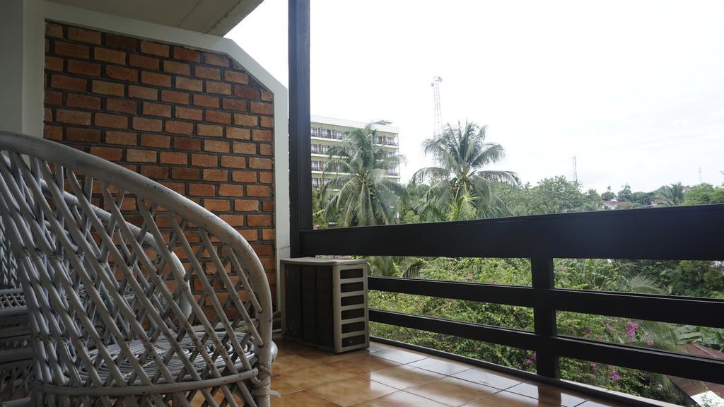 Mesra Business & Resort Hotel Samarinda Exterior photo