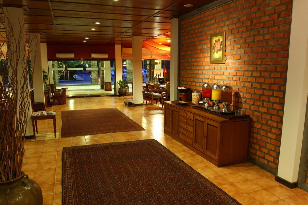 Mesra Business & Resort Hotel Samarinda Exterior photo