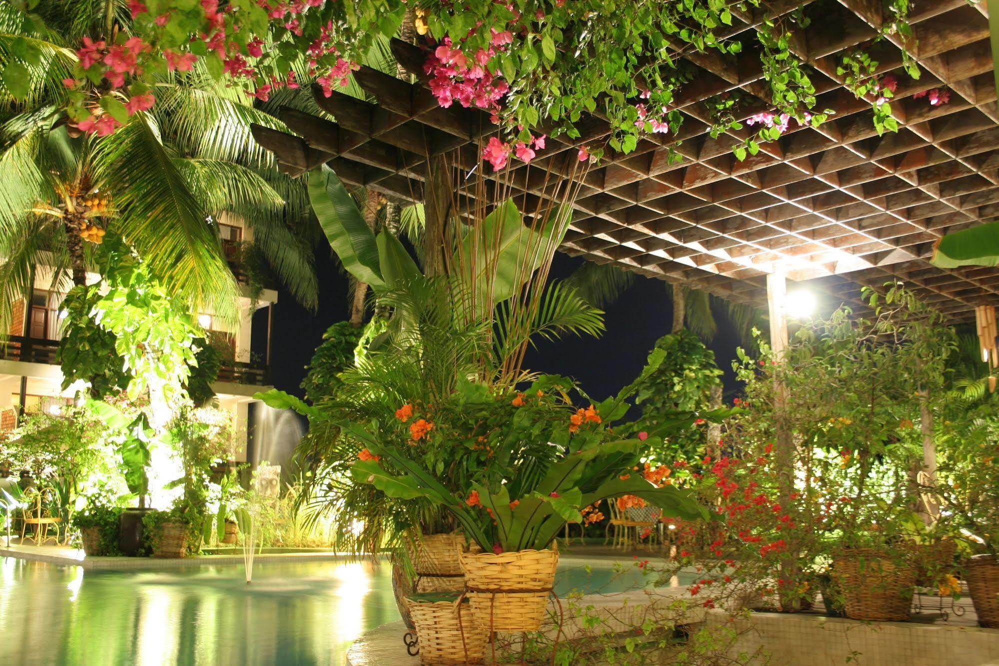 Mesra Business & Resort Hotel Samarinda Exterior photo